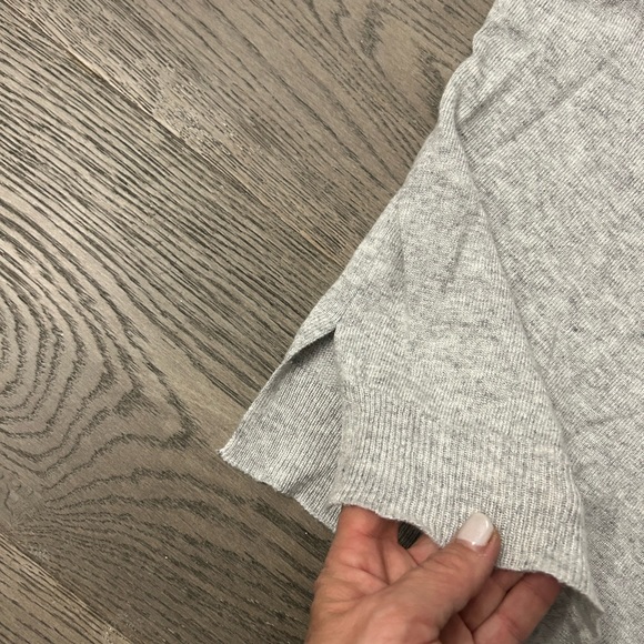 Lightweight distressed sweater by Fate - Picture 9 of 9